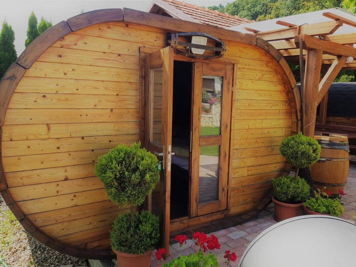 Tokaj Zlata Putna - Restaurant & Pension Vinicky Екстериор снимка