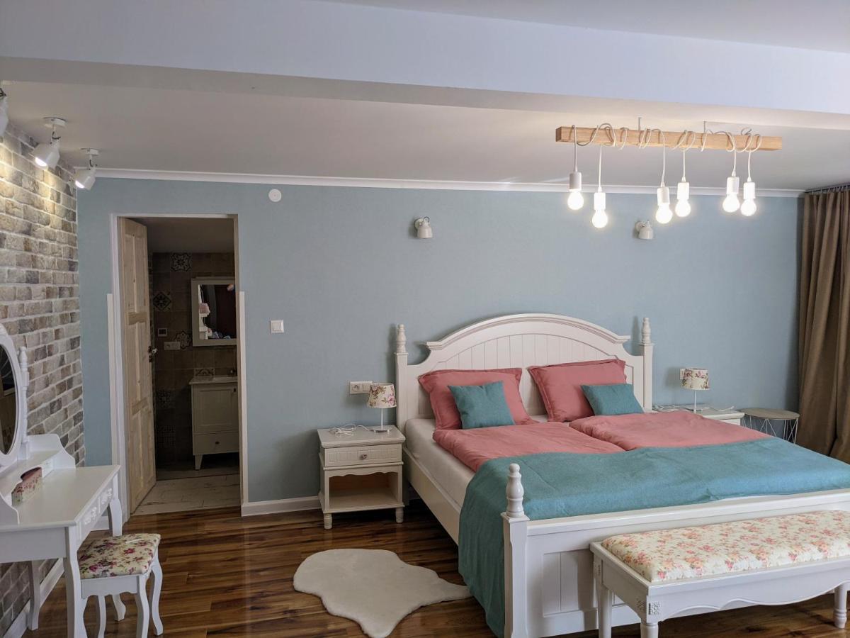 Tokaj Zlata Putna - Restaurant & Pension Vinicky Екстериор снимка