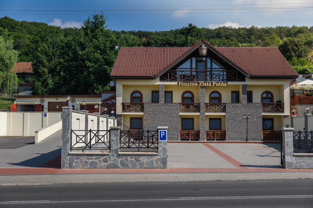 Tokaj Zlata Putna - Restaurant & Pension Vinicky Екстериор снимка